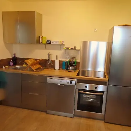 Le Seigneur De شقة Bons-Tassily